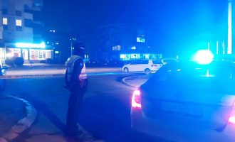 Theret me thikë një 19-vjeçar në Drenas – Arrestohen dy të dyshuar