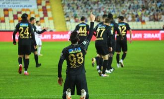 Jetmir Topalli shënon dy gola për Malatyaspor në kupë