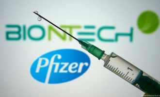 SHBA miraton vaksinën e parë kundër COVID-19