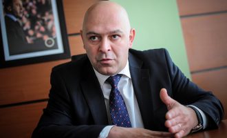 Gjini: Vjosa Osmani ka abuzuar me zyrën e Presidentit