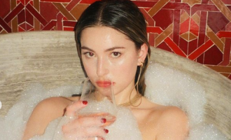 Njihuni me vajzën super tërheqëse të Steve Jobs