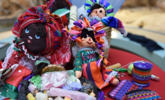 Zvarranikët e rrallë të kontrabanduar nga Meksika gjenden në aeroportin gjerman të qepur brenda kukullave