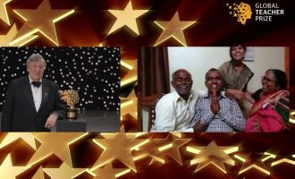 Mësuesi indian fiton çmimin si Mësuesi më i mirë për vitin 2020