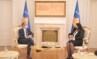 Osmani e Hoti janë pajtuar për largimin nga puna të shefit të AKI-së