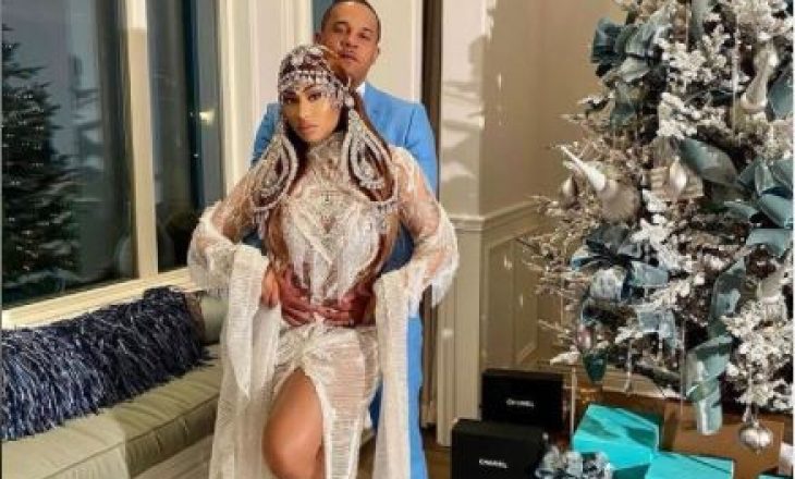 Për natën e Krishtlindjes, Nicki Minaj vishet në dyqanin e këngëtares shqiptare