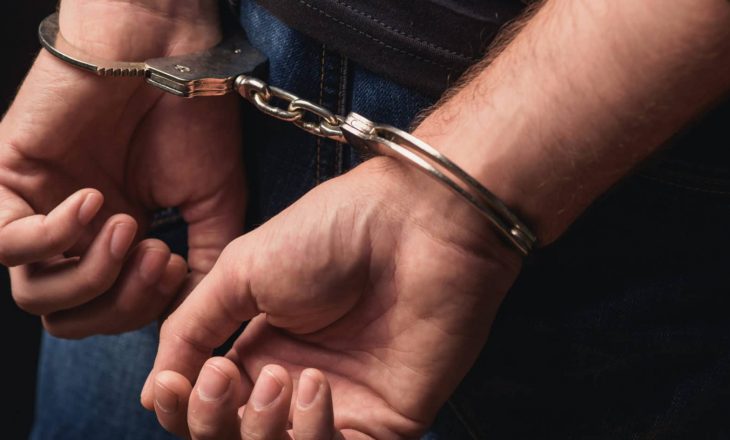 Gjakovë: Arrestohen dy të dyshuar për kryerjen e 25 vjedhjeve