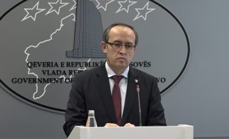 Pas vendimit të Kushtetueses Hoti thërret konferencë për media