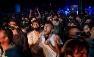 Organizohet koncert me 500 persona për të provuar testet e shpejta për COVID-19