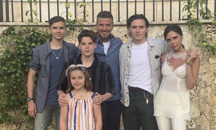 Si çdo familje dhe familja Beckham mezi shkrepi një foto të përbashkët