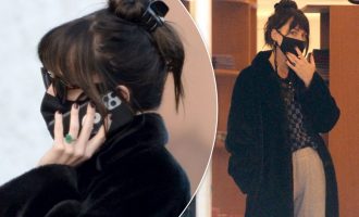 Një unazë në dorën e Dakota Johnson nxit thashetheme për një fejesë të mundshme me Chris Martin