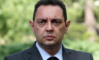 Vulin me akuza të rënda: Policia e Kosovës po mbështetë bandat në vjedhjen e drunjëve tanë