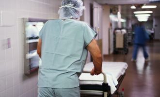 Sindikata e Shëndetësisë kërkon të ndalen sulmet ndaj punëtorëve shëndetësorë