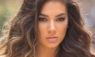 Publikohet një fotografi shumë e rrallë e Elvana Gjatës