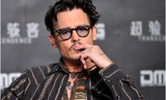 Përveçse në aktrim, Johnny Depp shkëlqen edhe si piktor