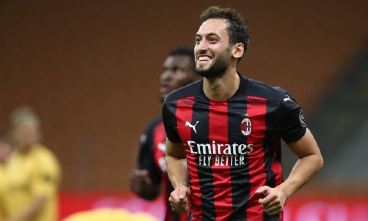 Hakan Çalhanoglu pritet të vazhdojë kontratën me Milan-in