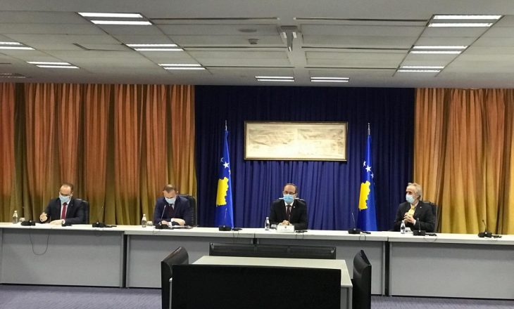 Hoti takohet me përfaqësues të Sindikatës së Infermierëve