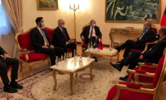 Hoxhaj pritet nga Ruçi në Tiranë