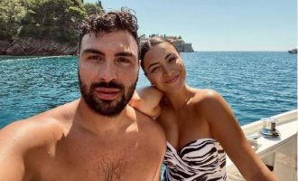 Sara Hoxha dhe Ledri Vula në fotografinë e tyre të parë si prindër