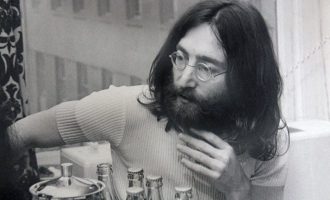 Një vështrim në vitet e fundit të John Lennon pak para 40 vjetorit të tij të vdekjes