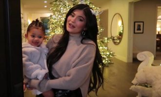 Brenda shtëpisë së Kylie Jenner: Dekorimet për festat e fund vitit