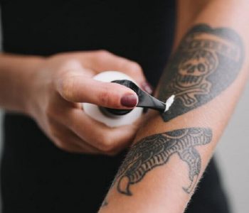 Gjithçka duhet të dini për kujdesin ndaj një tatuazhi të ri
