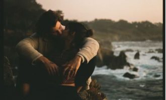 Këngëtari priti pesë vjet që t’i shprehte ndjenjat vajzës që donte