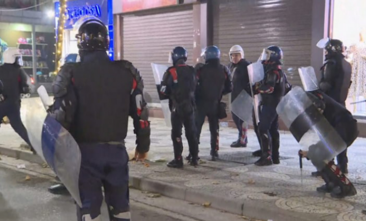 Shqipëri: Policia përdor gaz lotsjellës ndaj protestuesve