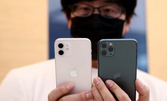 Fabrika e iPhone sulmohet nga punëtorë të zemëruar