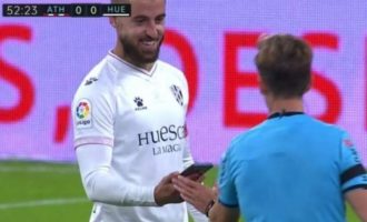 Lojtari i Huesca-s harron telefonin me vete