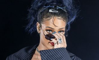 Rihanna paditet nga dy artistë