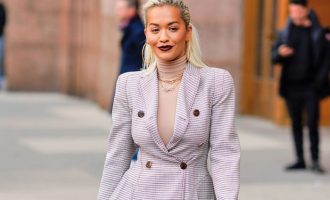 Rita Ora po xhiron klip brenda një objekti që nderonte komunizmin dhe Bashkimin Sovjetik