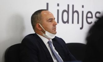 Manaj: Një deputet e humb mandatin vetëm nëse dënohet me burgim