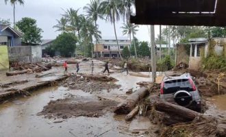 Rrëshqitjet e tokës vrasin 11 persona dhe plagosin 18 të tjerë në Javën perëndimore të Indonezisë