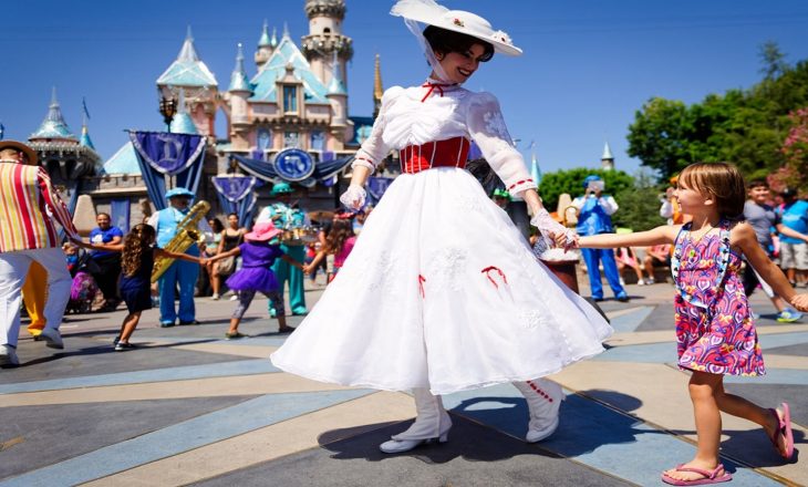 Disneyland tani do të shërbejë si një super-qendër vaksinimi