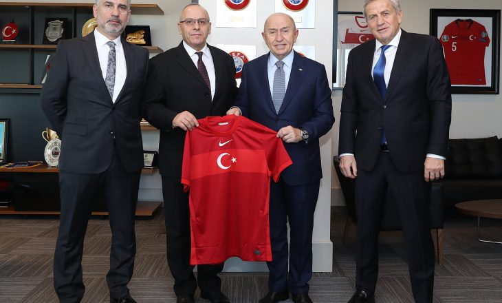 Presidenti i FFK-së Agim Ademi takoi homologun turk Ozdemir