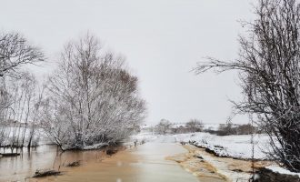 Lumi Mirusha përsëri del nga shtrati, bllokohen disa rrugë