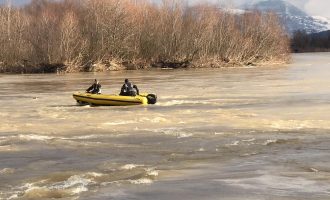 FSK vazhdon kërkimin për qytetarin që dyshohet se u hodh nga “Ura e Fshejt”