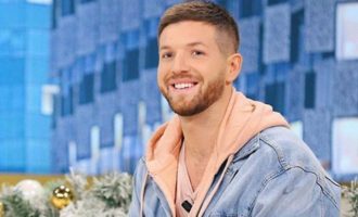 Fotografi shqiptar zbulon se u pagua qindra mijëra dollarë për një set fotografik