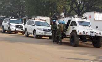 Një paqeruajtës i Kombeve të Bashkuara vritet dhe dy të tjerë plagosen në Republikën e Afrikës Qëndrore