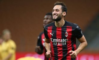 Hakan Calhanoglu kalon COVID-19, i gatshëm ndaj Bologna-s   