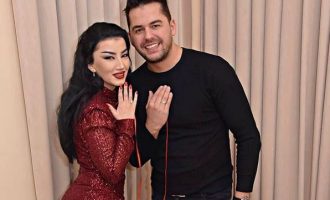 Shohim më nga afër unazën e diamantit me të cilën Shpat Kasapi i propozoi Selvijës