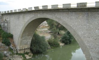 Ndërpriten kërkimet për personin që dyshohet se u hodh nga “Ura e Fshajtë”