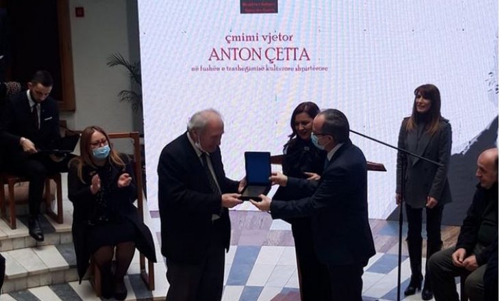 Dumoshi dhe Hoti ndajnë çmimin vjetor “Anton Çetta”