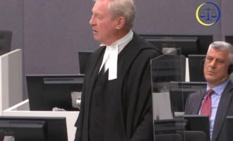 Hooper insiston në lirimin e Thaçit: S’mund të krahasohet me Karagjiqin një i nominuar për Nobel