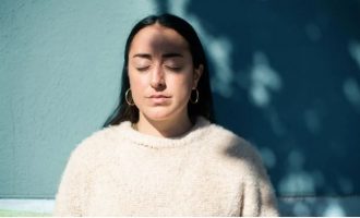 Mungesa e vitaminës D mund të shkaktojë shtim në peshë?