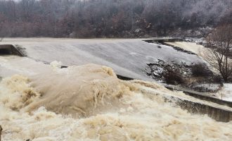 Komunat kërkojnë studim fizibiliteti për t’i parandaluar vërshimet