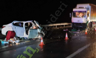 Në aksidentin që mbetën katër anëtarë të familjes të vdekur, ka shpëtuar një vajzë 3 vjeçare – mjekët në Shqipëri tregojnë për gjendjen e saj (VIDEO)