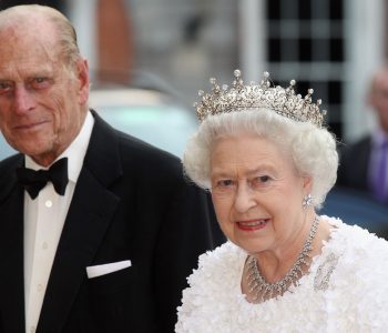 Mbretëresha Elizabeth 94 vjeçare dhe Princi Philip 99 vjeçar vaksinohen kundër COVID-19