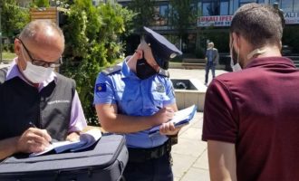 Vazhdojnë gjobat për shkeljen e rregullave anti-COVID