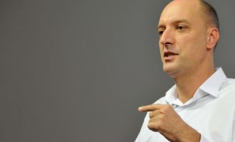 Ymeri: Do të ishte humbje e madhe për VV-në nëse bojkoton zgjedhjet